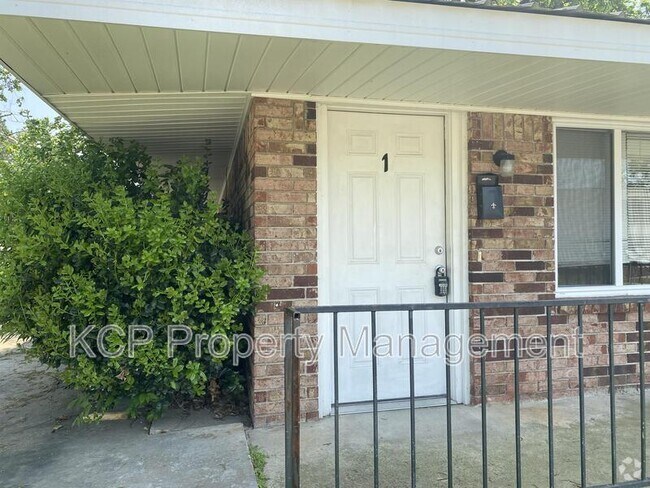 Building Photo - 1620 S H St Rental
