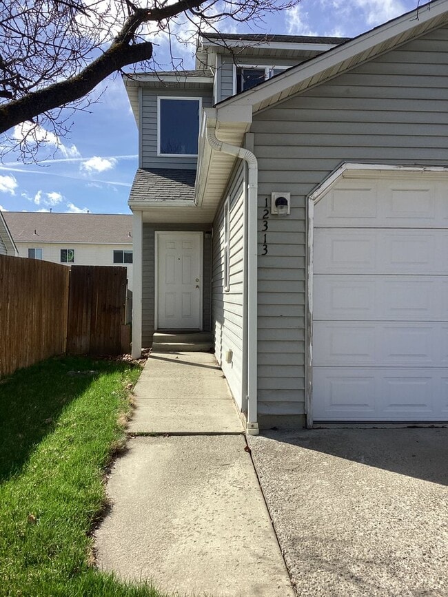 Building Photo - 1289 Unit 12313