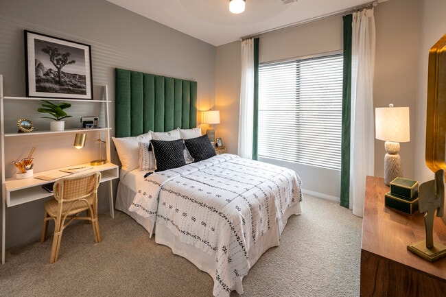 Icon @ Cooley Station