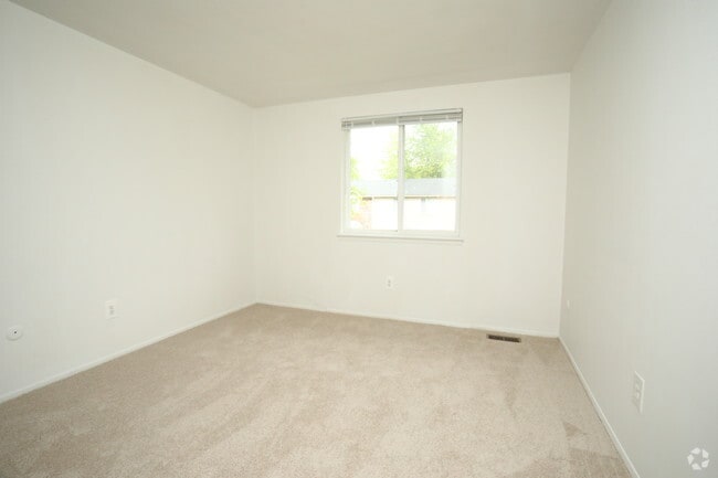 3 BR, 1.5 BA - 1190 SF