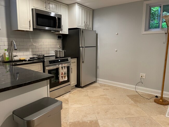 Photo - 1836 Varnum St NE