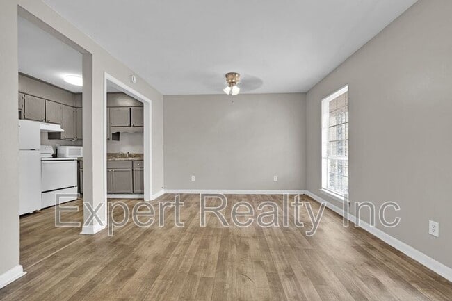 Building Photo - 3225 Avenue S