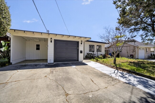 Building Photo - 3814 Clough Ave