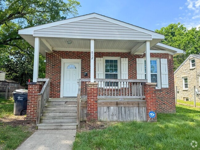 Building Photo - 812 Colonial Ave Rental