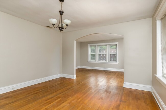 Photo - 7005 Amherst Ave