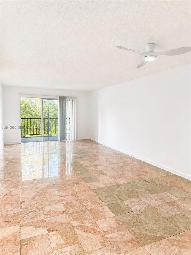 Photo - 6080 NW 44th St Unidad 410