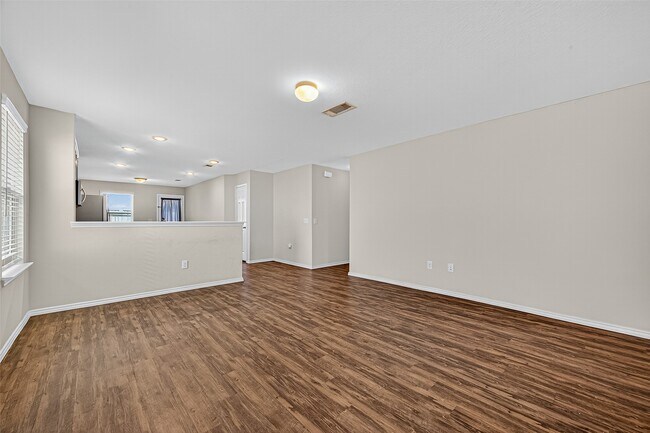 Photo - 1830 Cormorant Cres