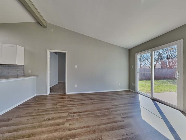 Photo - 201 Kalmia Dr