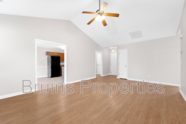 Photo - 5611 Sycamore Glen Rd