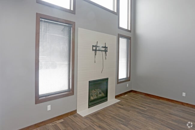 Photo - Pinnacle Bluffs