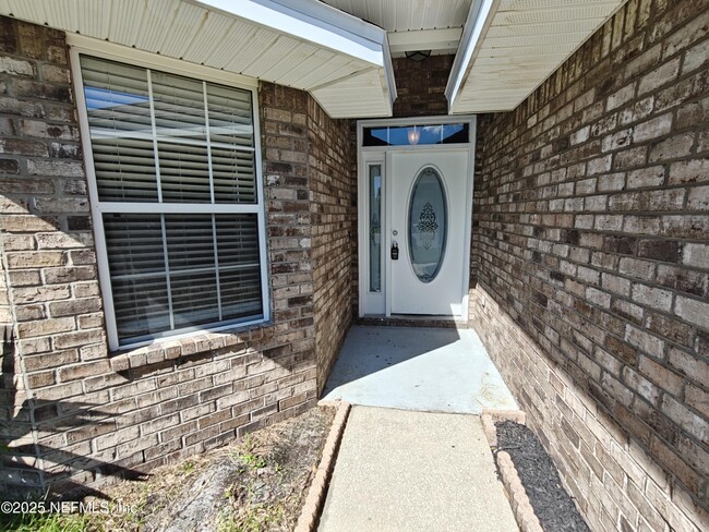 Photo - 7560 Devola Trail