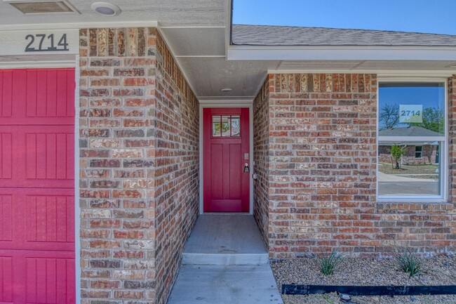 Photo - New Construction in Varenna Landing! Storm... House