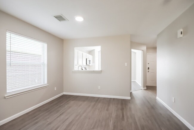 Photo - 1615 Trail Oaks Ct