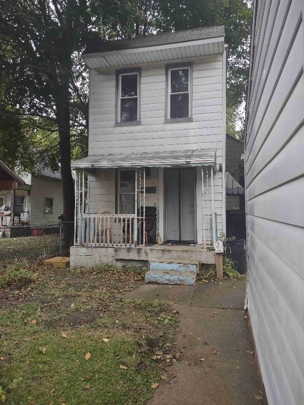 Photo - 646 E 9th St Unit Apt 2