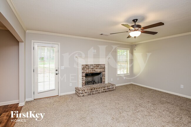 Photo - 611 Peachtree Rd