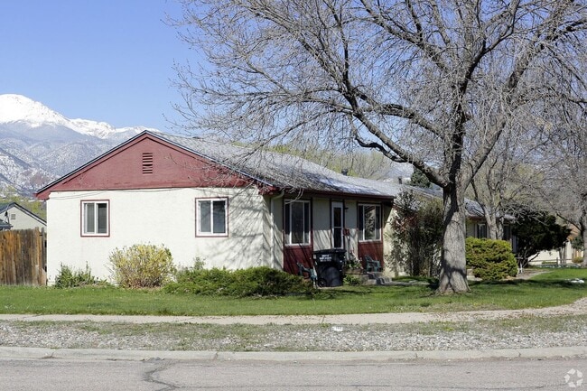 Building Photo - 433 Glen View Ct