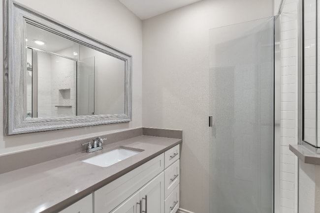 Photo - 648 Calcutta Dr