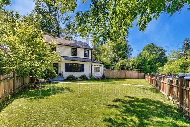 Photo - 5332 Nevada Ave NW
