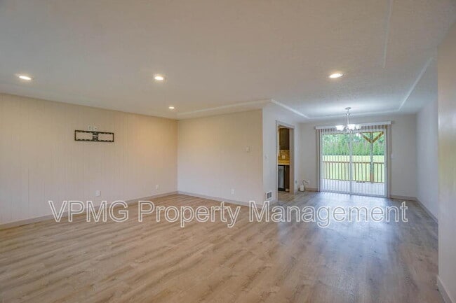 Photo - 5404 NE 45th St