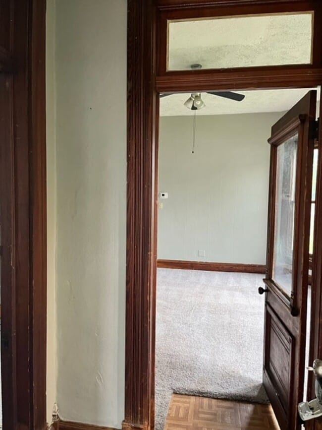 Photo - 3Bed/2Bath House with Off-Street Parking, Washer/Dryer. Close to Bus Route & Pet Friendly