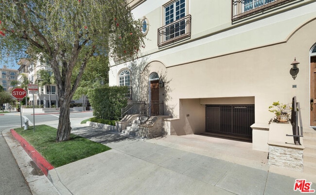 Photo - 202 N Crescent Dr Unit 1