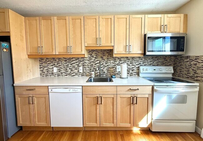 Photo - 32 Westgate Rd Unit 6