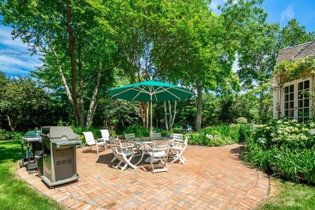 Photo - 246 Tuckahoe Ln