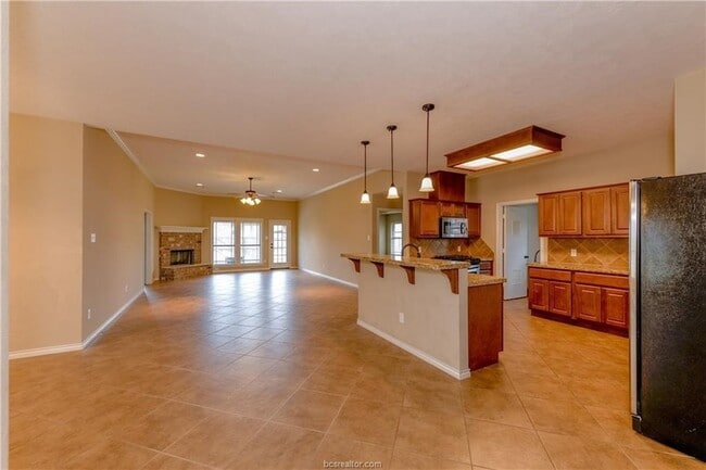 Photo - 1011 Emerald Dove Ave