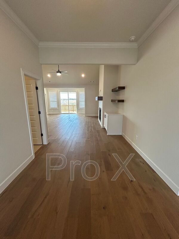 Photo - 2205 Salmon St