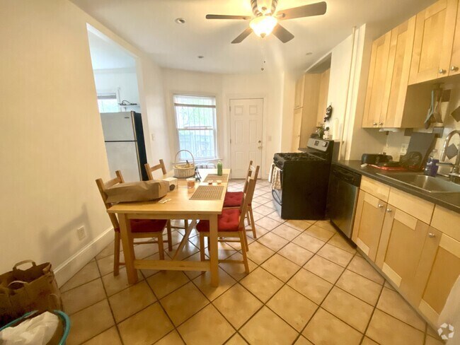 Building Photo - 12 Fisk Pl Unit 1 Rental