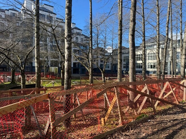 Photo - 2533 Penticton St