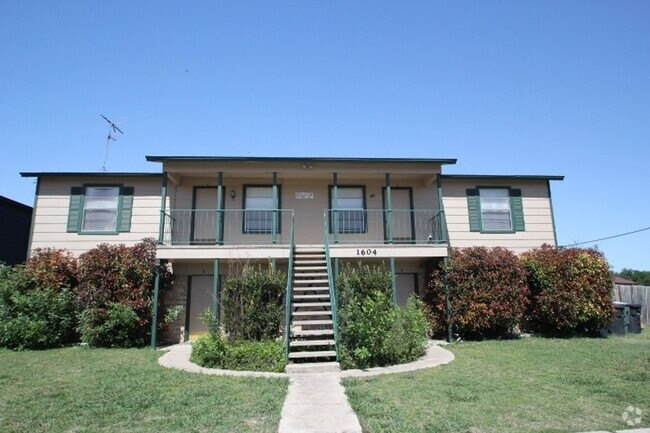 Building Photo - Water Paid! Unit B Rental