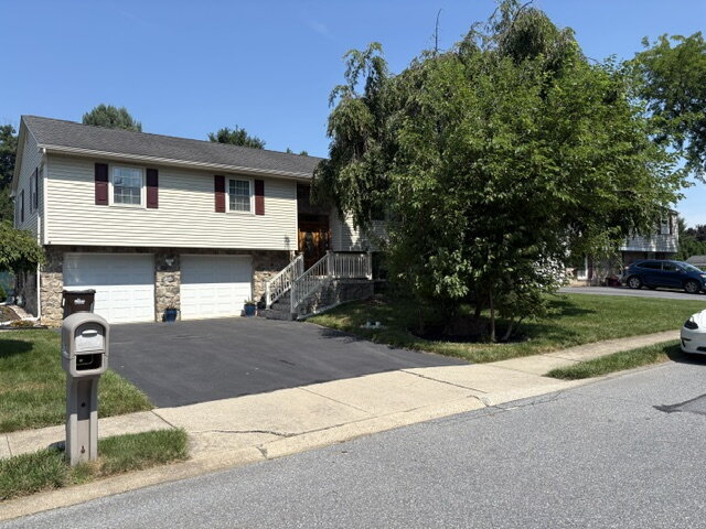 Photo - "Charming 4-Bedroom Lancaster Home with Granite Kitchen & Finished Basement Oasis!"