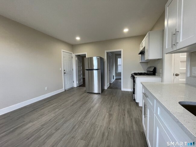 541 Church St Unit 2