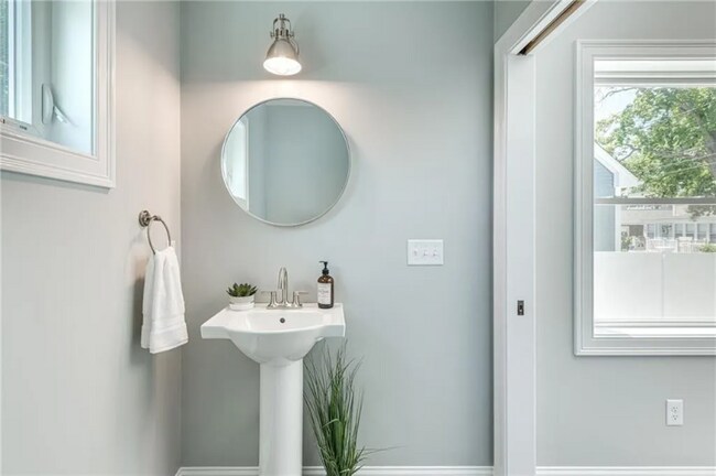 Photo - 5 Coggeshall Ave