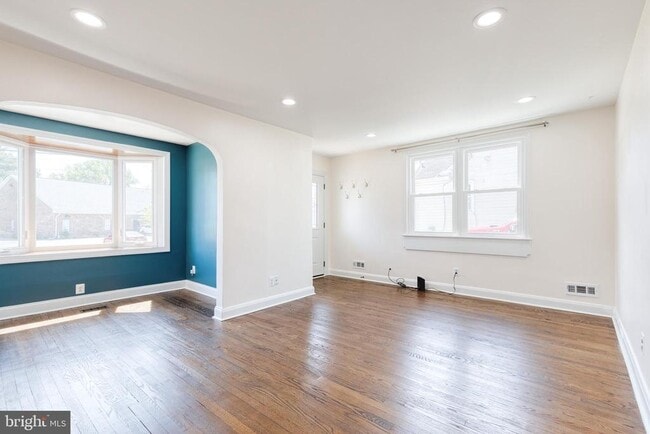 Photo - 406 N St SE