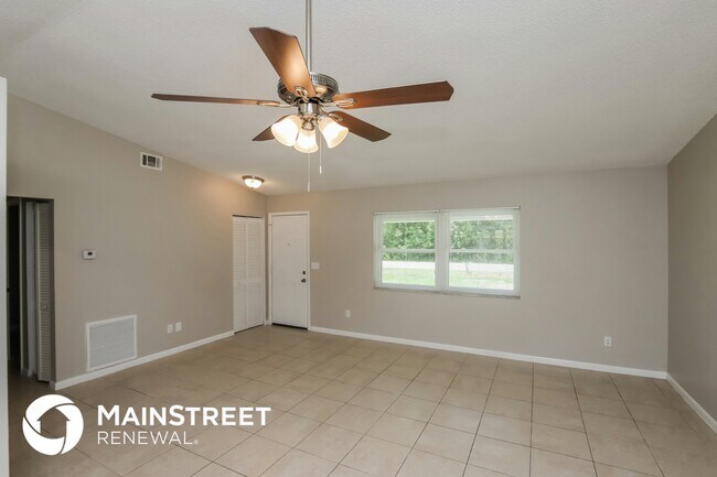 Photo - 995 Armstrong Rd SE