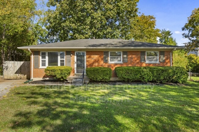 Building Photo - 2461 Mirahill Dr