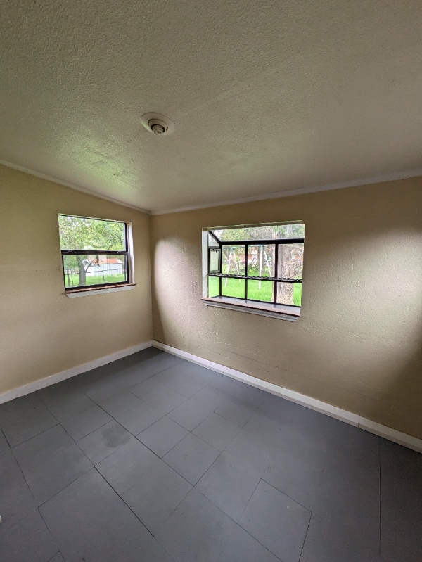 Photo - 933 Edwards St