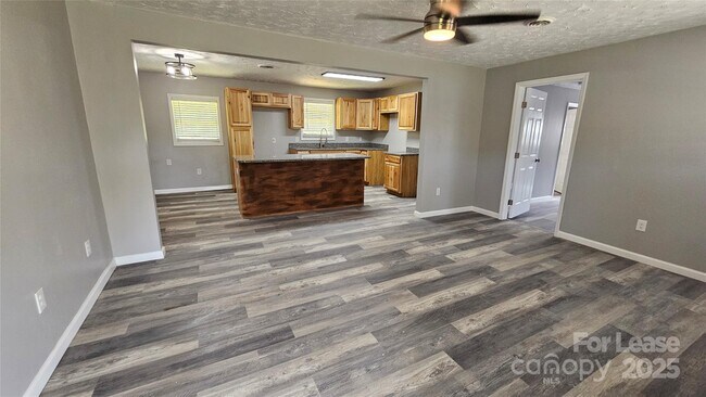 Photo - 355 Round Knob Church Rd