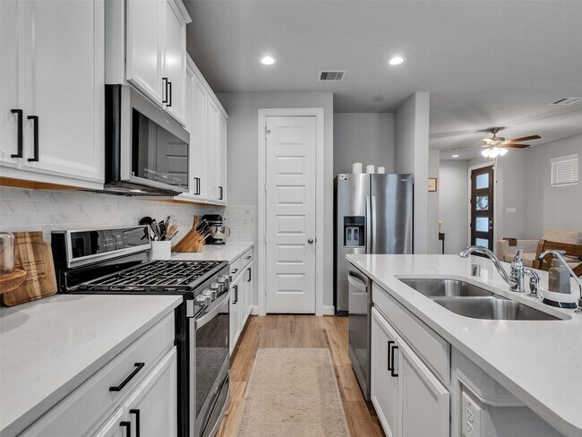 Photo - 3118 Cloud Forest Ln