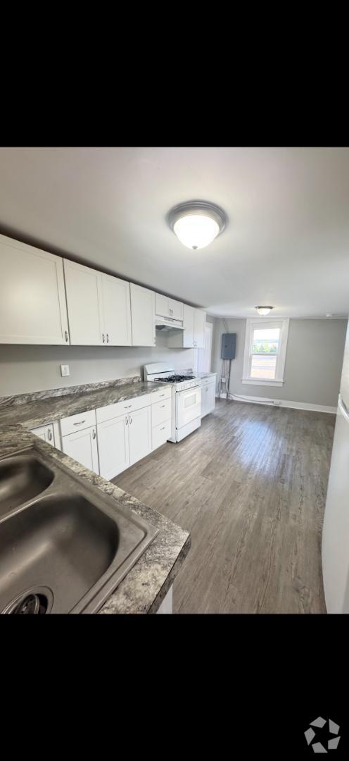 Building Photo - 1816 N Denby Ave Rental
