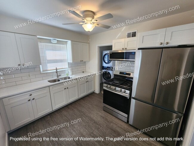 Photo - 3 bedroom 1 bathroom house in Munster with 2.5 car garage!