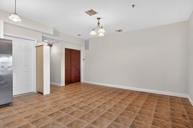 Photo - 620 38th St Unit 400