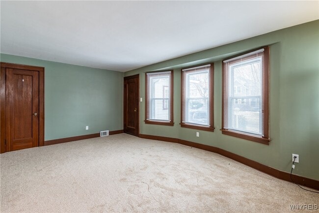 Photo - 189 Hamilton Dr