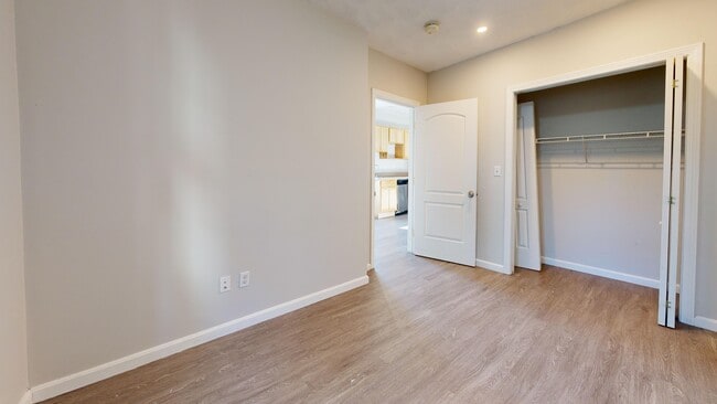 Photo - 329 Paris St