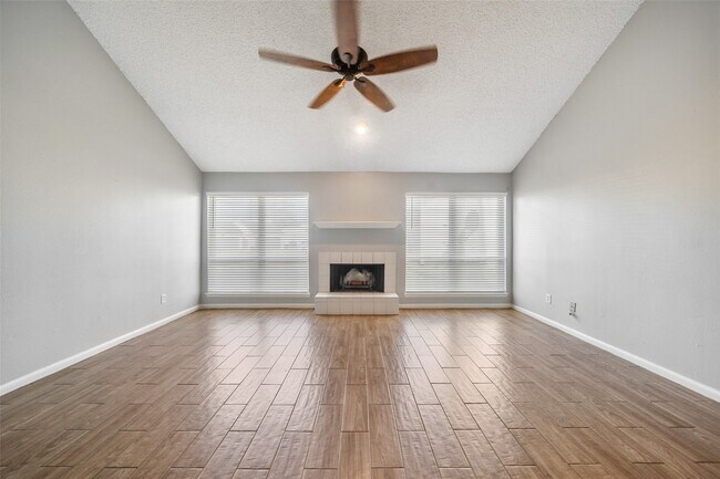 Photo - 20309 Sunny Shores Dr Unidad C