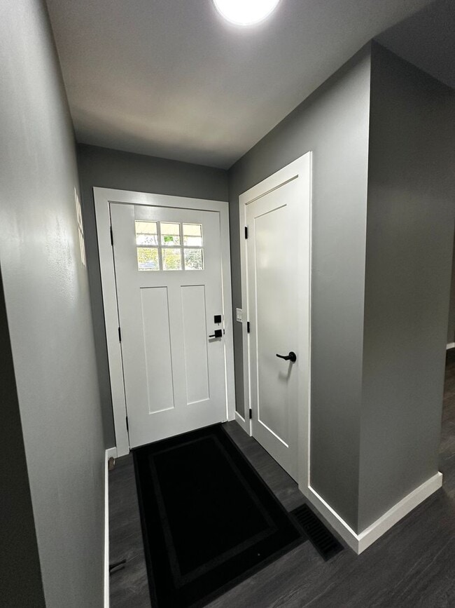 Photo - Fully Renovated in the Heart of Hendersonv...
