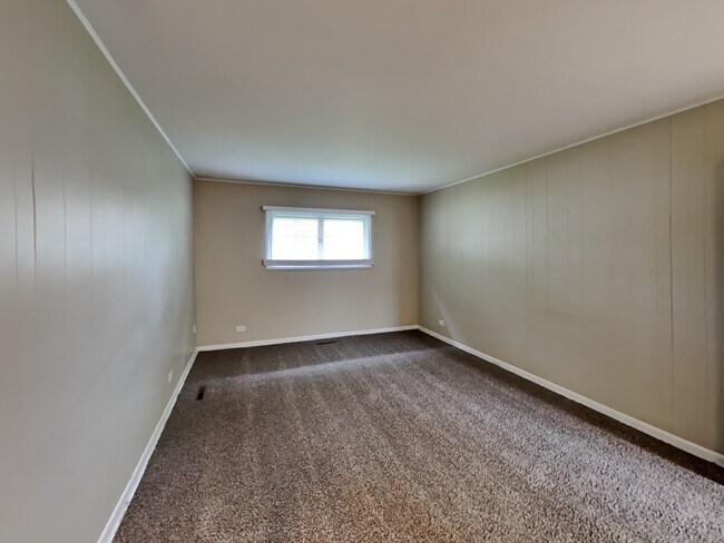 3147 Raymond Ave - 3147 Raymond Ave House