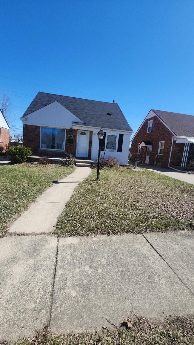 Photo - 6978 Mayburn St